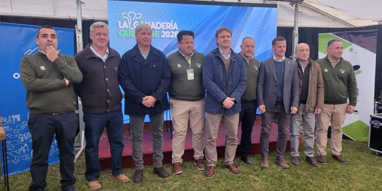 Importantes personalidades en la inauguraci�n de �La Ganader�a que Viene�